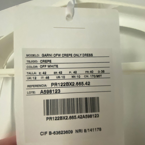 Pronovias Garni - Picture 3 of 6